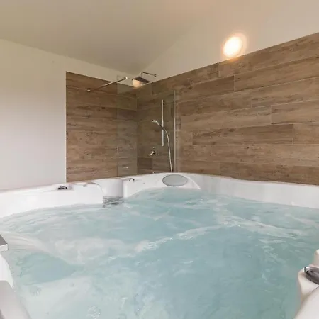 Holiday home Pet Friendly In Radeki Polje With Kitchen Muntic