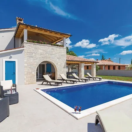 Pet Friendly In Radeki Polje With Kitchen * Muntic