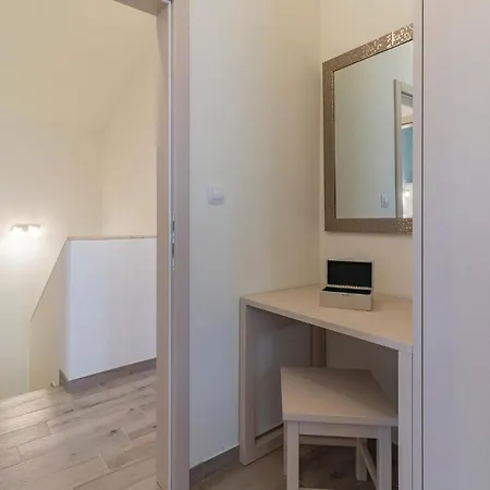 Holiday home Pet Friendly In Radeki Polje With Kitchen *